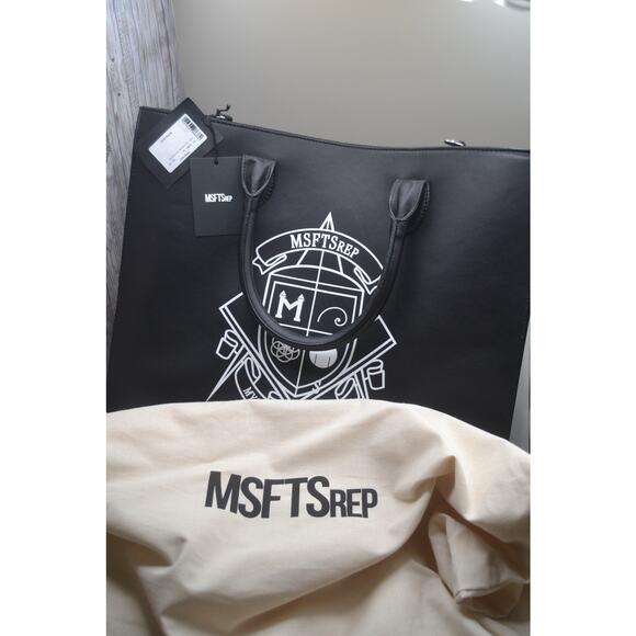 MSFTS Rep Mystery School Initiate NWT Black Bag W/ Duster - Picture 5 of 5